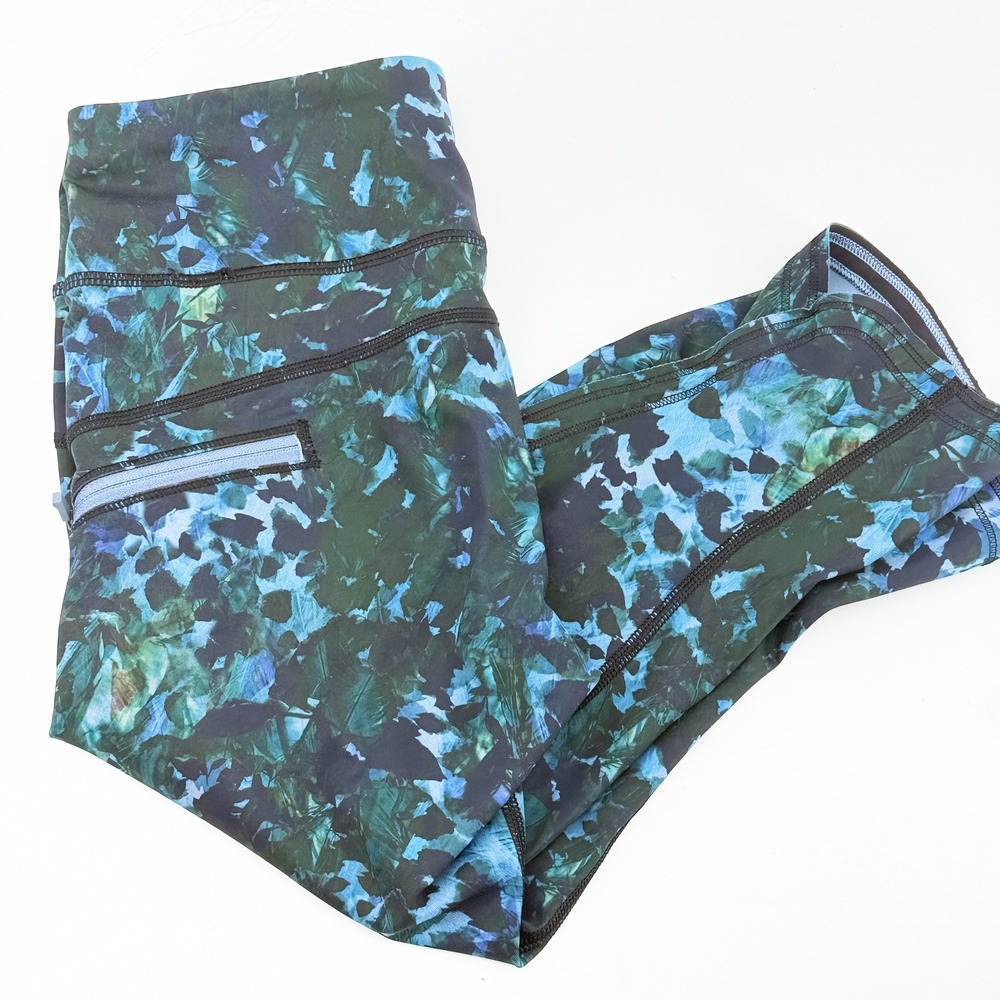 Lululemon Run Top Speed Crop Leggings Size 4 Blue Floral Backdrop Scalloped Hem